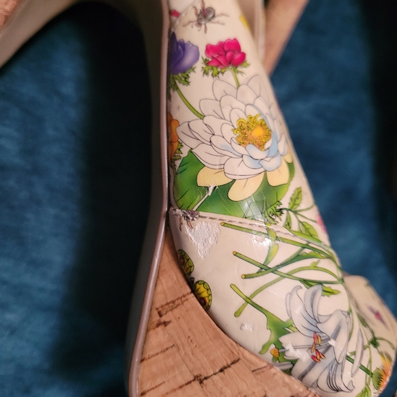 Guess Vintage Floral Cork Slingback Heels - Picture 5 of 13